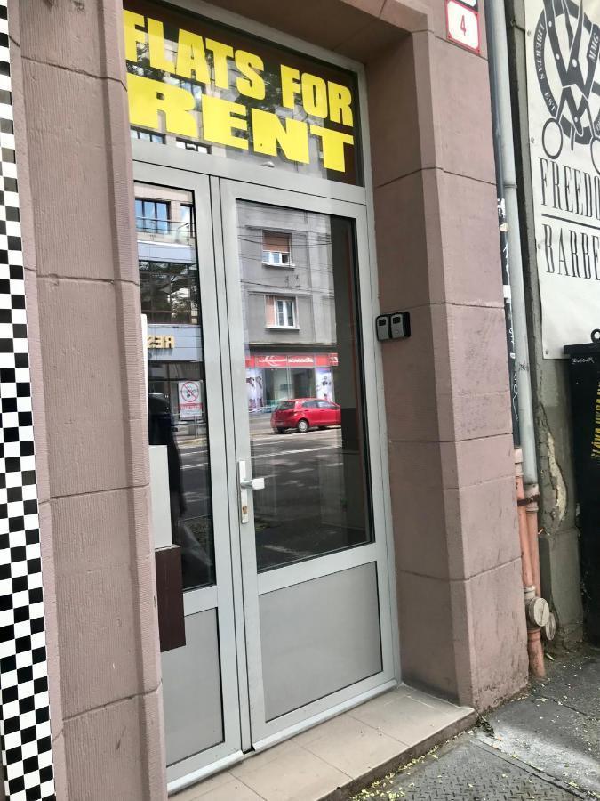 De Luxe 4 May Plaza 브라티슬라바 외부 사진