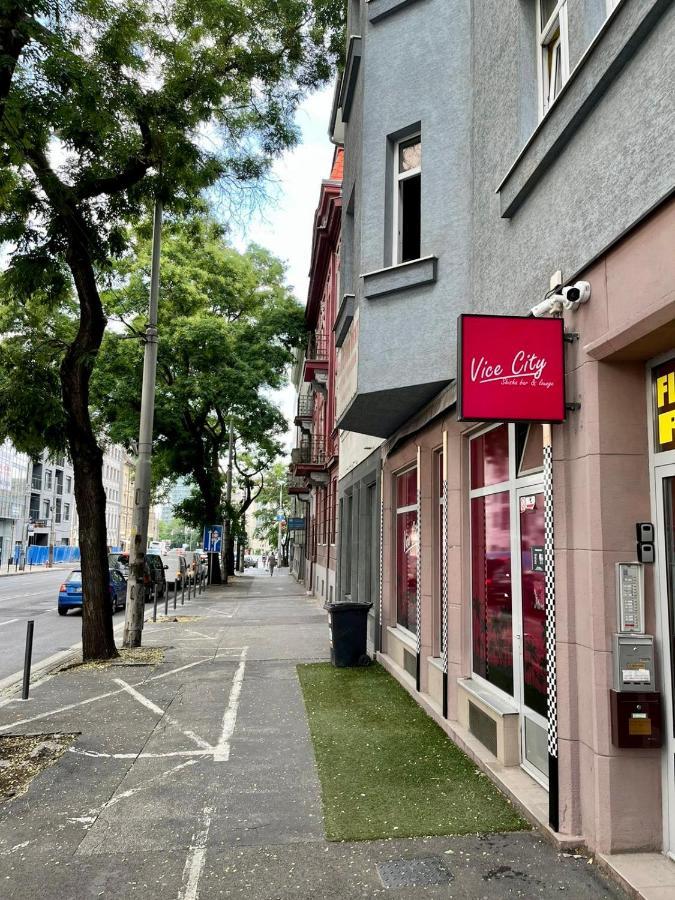 De Luxe 4 May Plaza 브라티슬라바 외부 사진